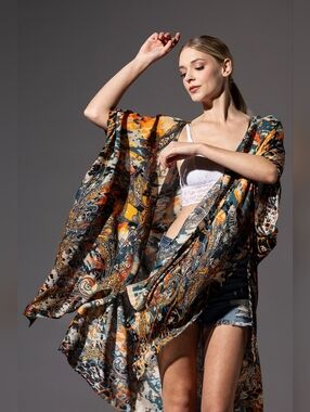 Stunning & Artfully Printed Kimono / Swimsuit Coverup Intricate Paisley Motifs